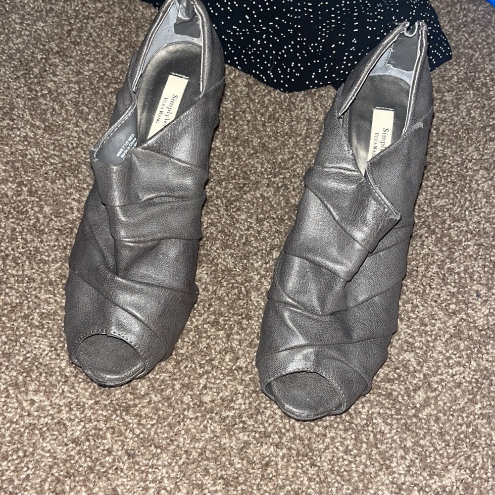 grey leather heels